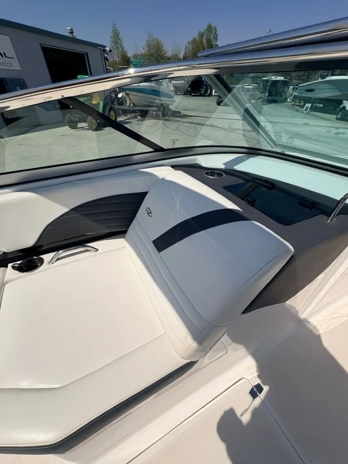 Slide: The Image of Regal 2300 Bowrider 2017 - 14