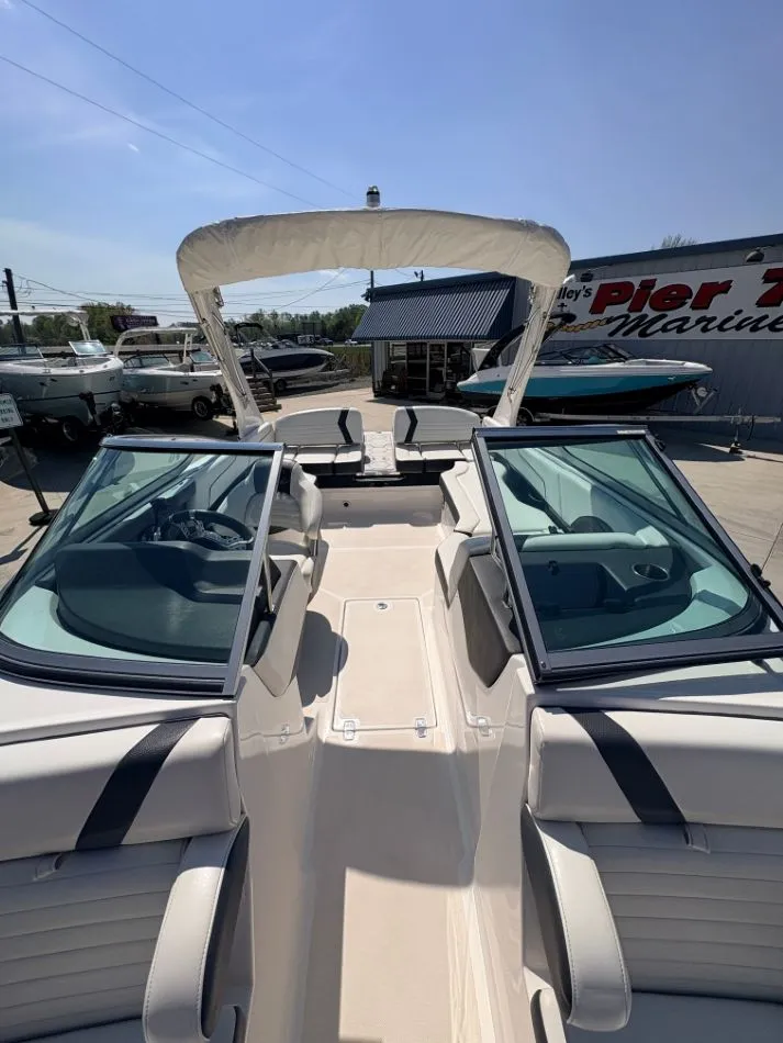 Slide: The Image of Regal 2300 Bowrider 2017 - 20