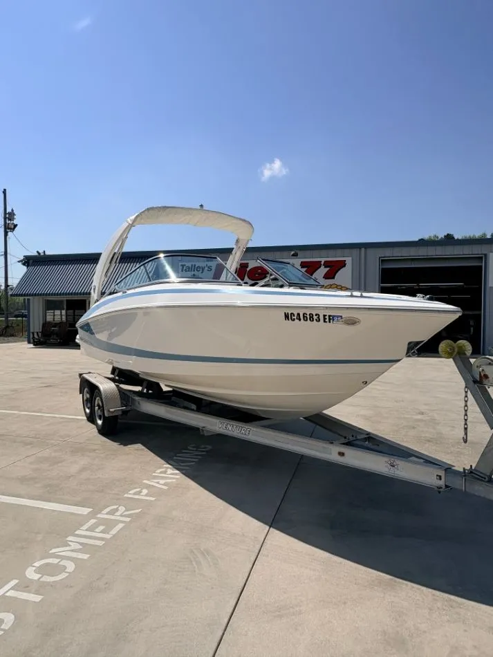 Slide: The Image of Regal 2300 Bowrider 2017 - 4