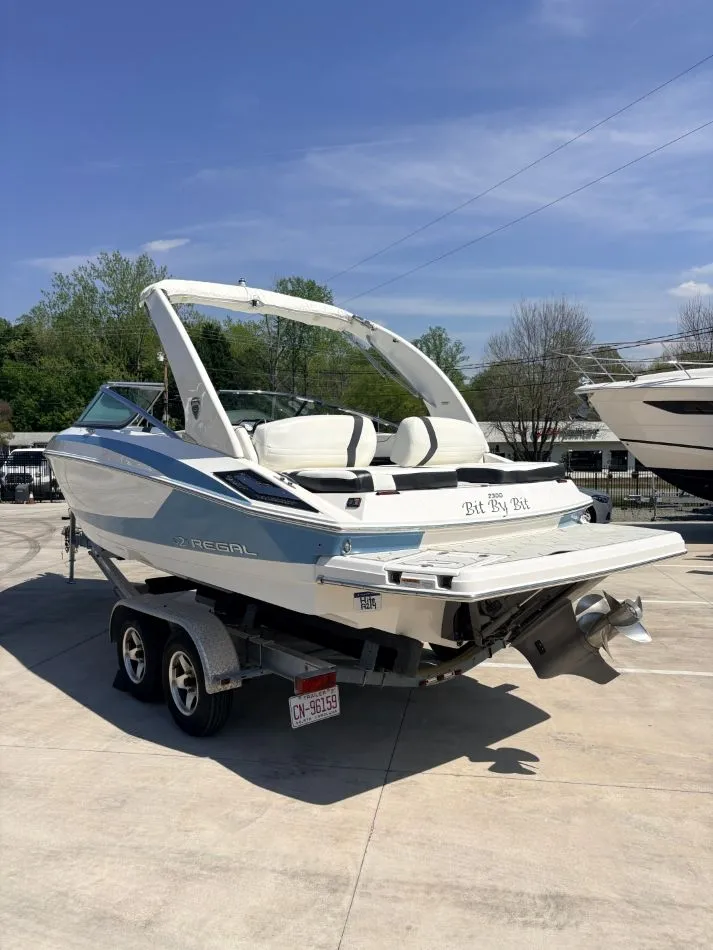 Slide: The Image of Regal 2300 Bowrider 2017 - 6