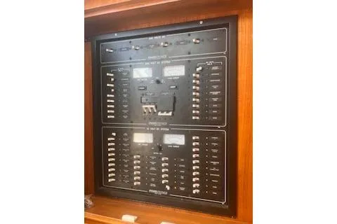 Slide: The Image of Electrical panel of a 2008 Albemarle 360 Express Fisherman boat. - 25