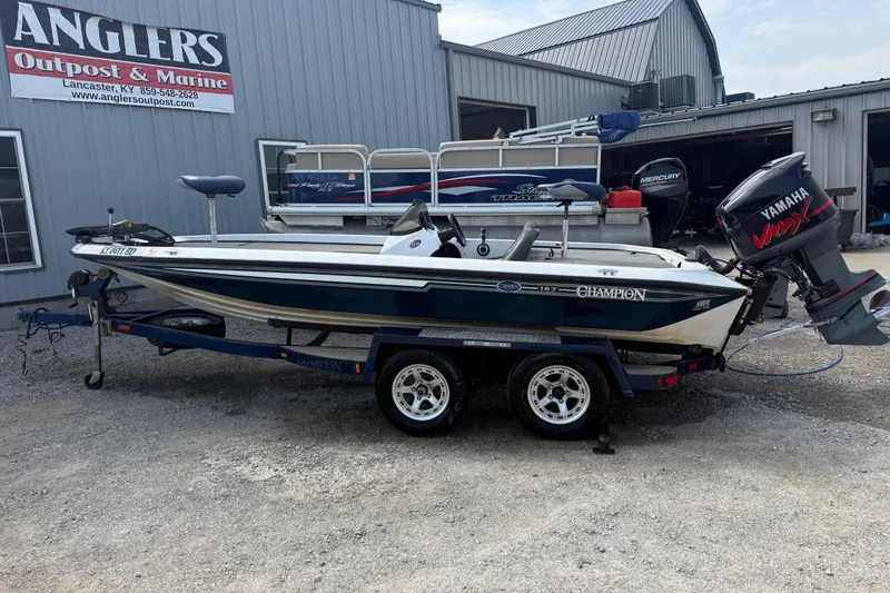 The Image of 2003 Champion 187 CX boat with Yamaha VMAX engine at Anglers Outpost & Marine. - 1