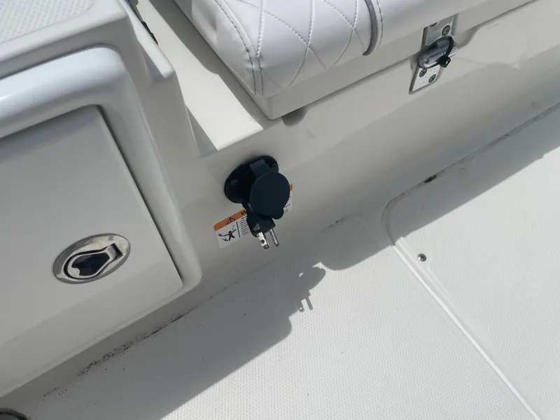 Slide: The Image of Ranger 2510 Bay 2022 - 33