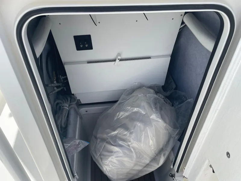 Slide: The Image of Ranger 2510 Bay 2022 - 63