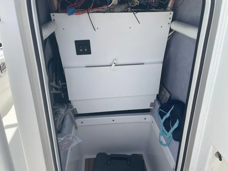 Slide: The Image of Ranger 2510 Bay 2022 - 64