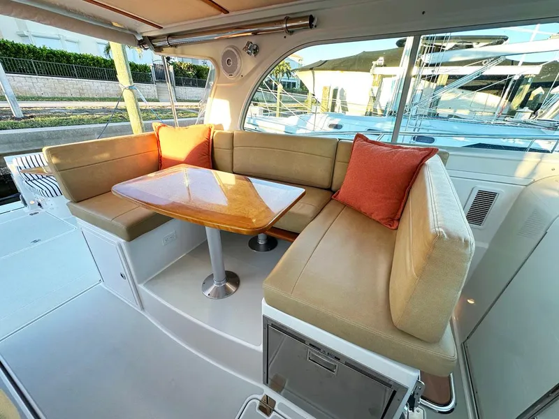 Slide: The Image of Full Convertible Dinette - 19