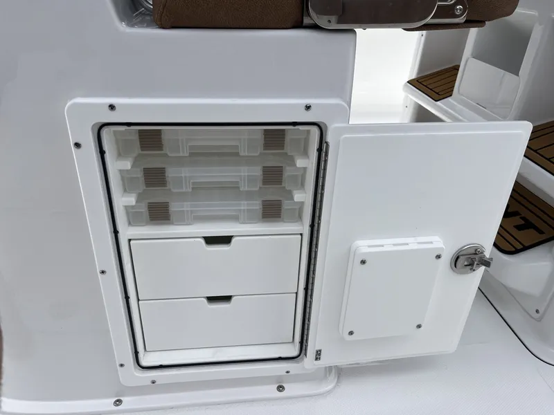 Slide: The Image of Sea Hunt Gamefish 27 Forward Seating 2026 - 27