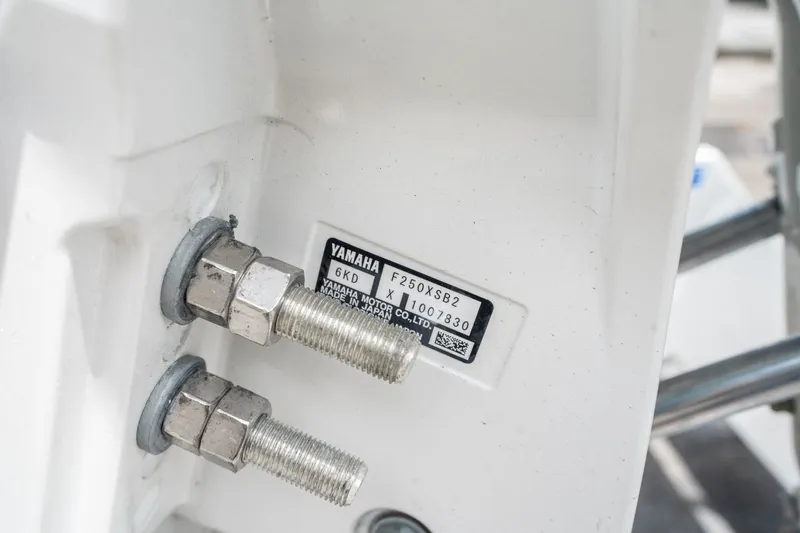 Slide: The Image of Sea Hunt Ultra 235 SE 2026 - 24