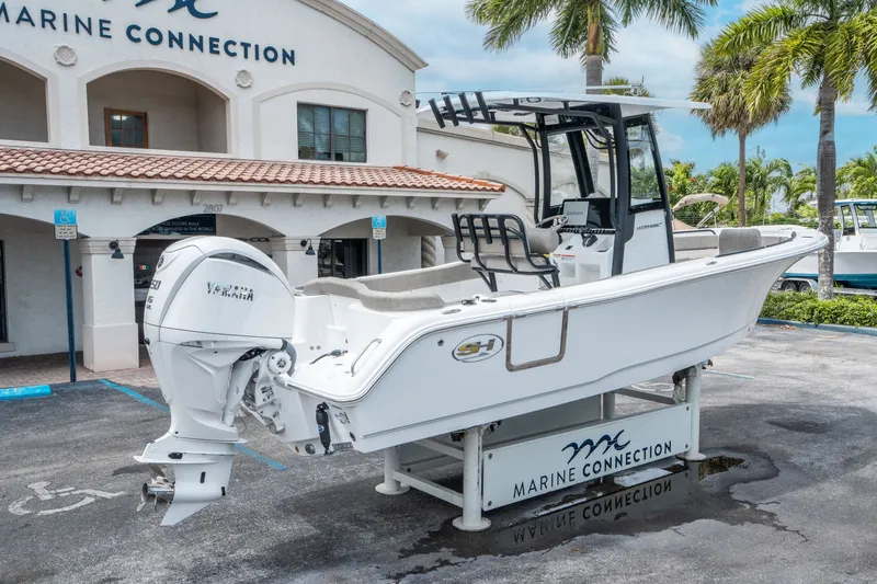 Slide: The Image of Sea Hunt Ultra 235 SE 2026 - 2