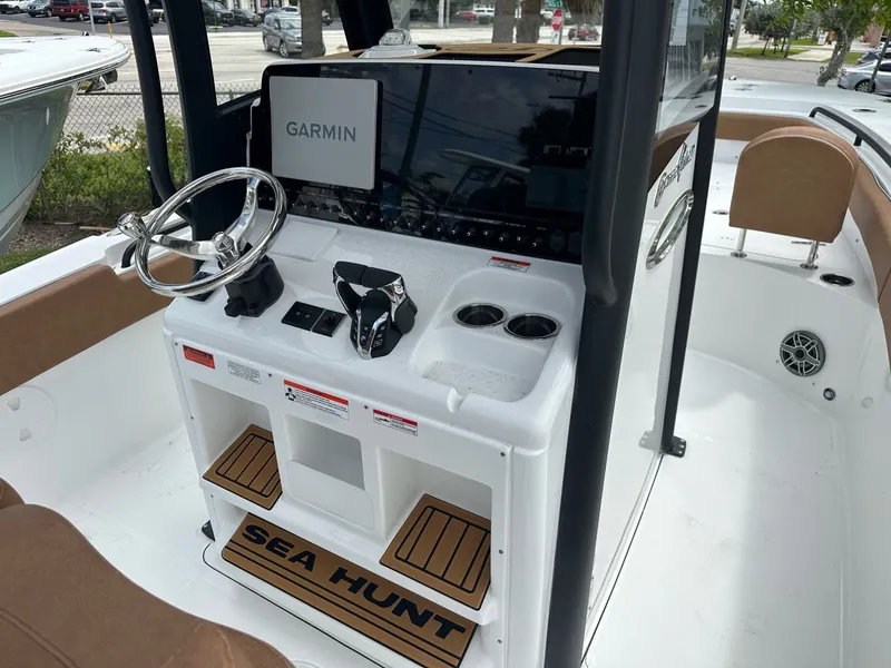 Slide: The Image of Sea Hunt Gamefish 27 Forward Seating 2026 - 6