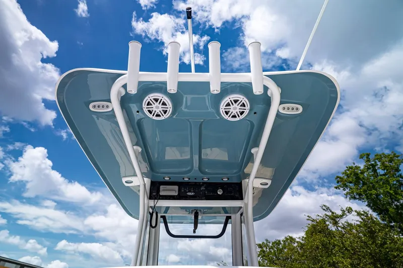 Slide: The Image of Sea Hunt Ultra 245 SE 2026 boat roof with speakers and mounts. - 12