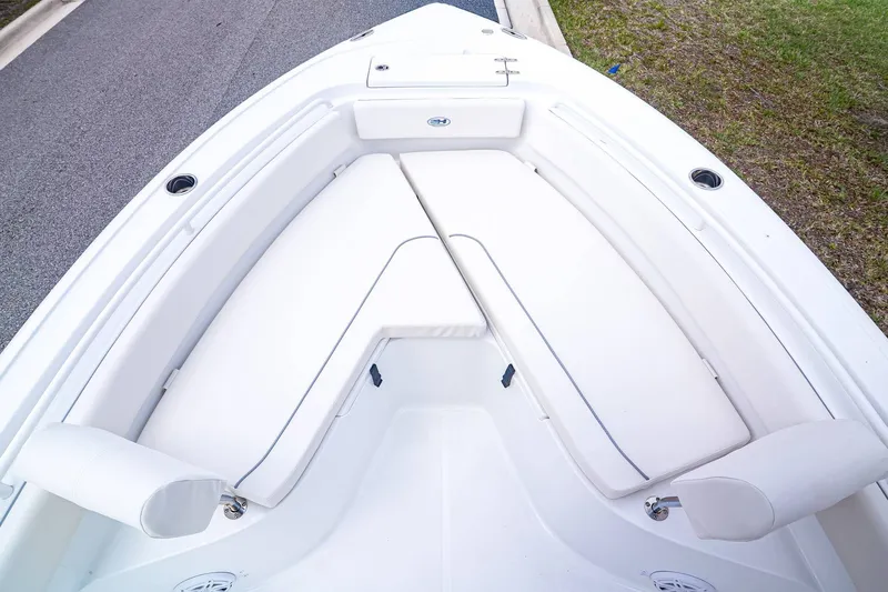 Slide: The Image of Interior view of Sea Hunt Ultra 245 SE boat, model year 2026. - 27