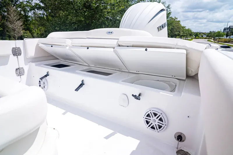 Slide: The Image of Interior view of Sea Hunt Ultra 245 SE boat, model year 2026. - 8