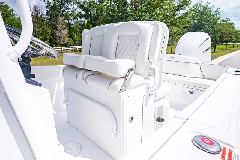 Slide: The Image of Interior of Sea Hunt Ultra 245 SE boat, model year 2026. - 20