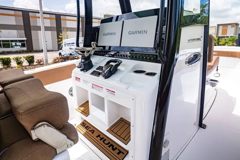 Slide: The Image of Interior of Sea Hunt ULTRA 285CB 2026 with Garmin displays. - 16