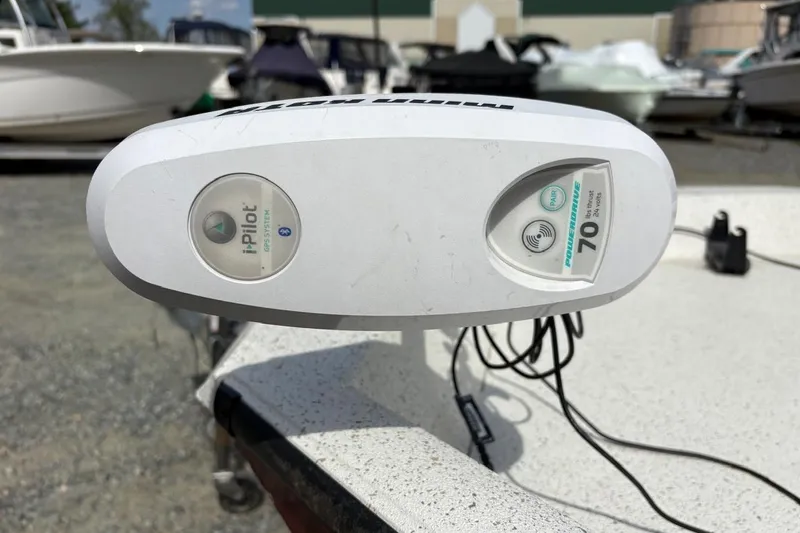 Slide: The Image of Ranger RB190 2016 boat with i-Pilot GPS system and PowerDrive motor, docked outdoors. - 6