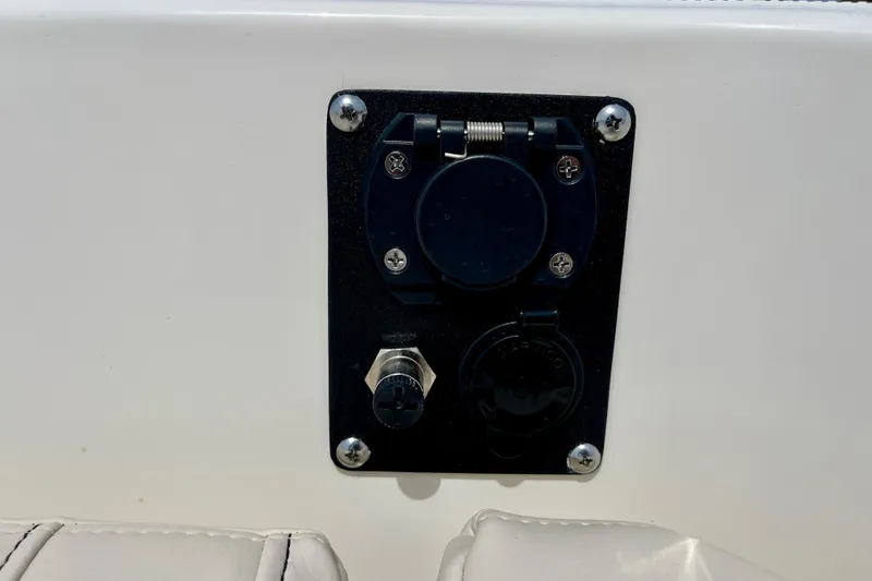 Slide: The Image of Connection panel on a 2026 Boston Whaler 220 Dauntless boat. - 21