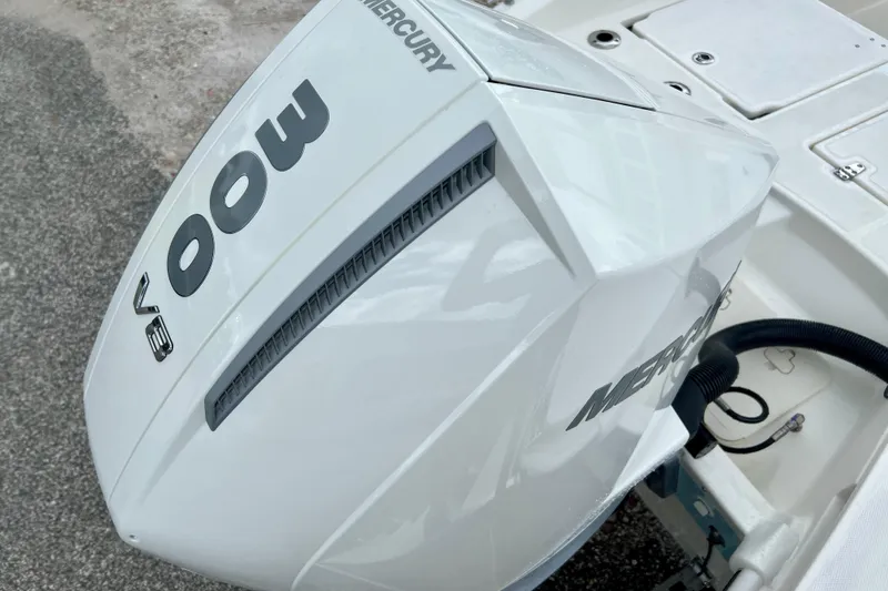 Slide: The Image of 2026 Boston Whaler 250 Dauntless with Mercury 300 HP outboard motor. - 9