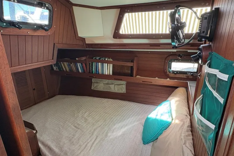Slide: The Image of Aft cabin - 32
