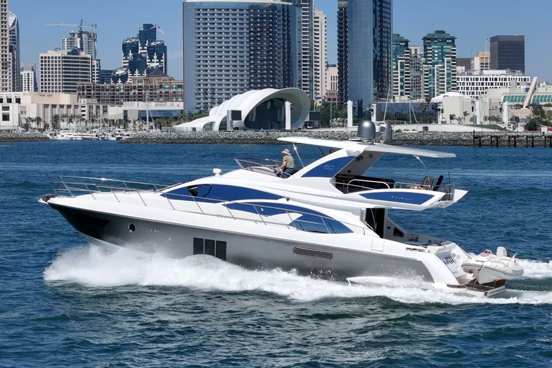 Slide: The Image of Azimut 60 Fly 2016 - 13