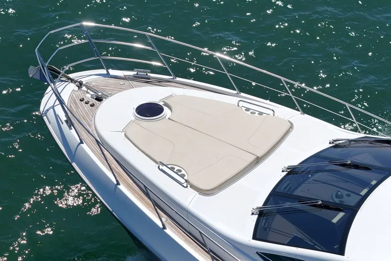 Slide: The Image of Azimut 60 Fly 2016 - 14
