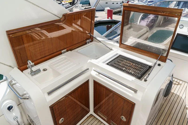 Slide: The Image of Azimut 60 Fly 2016 - 22