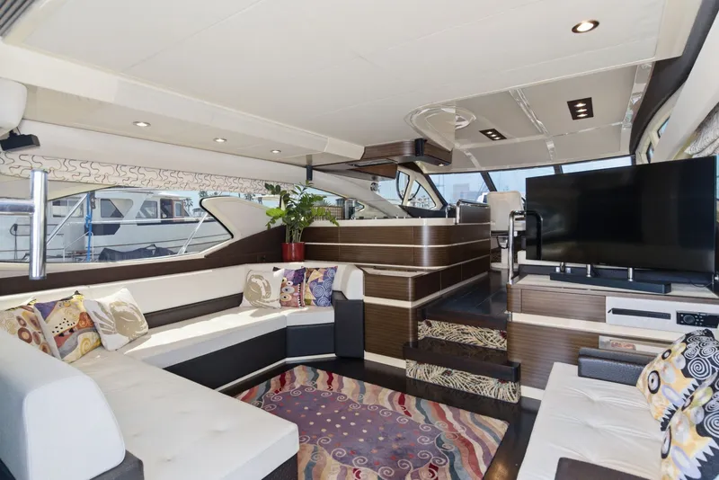 Slide: The Image of Azimut 60 Fly 2016 - 28