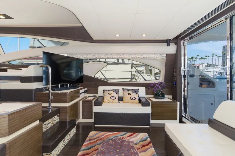 Slide: The Image of Azimut 60 Fly 2016 - 32