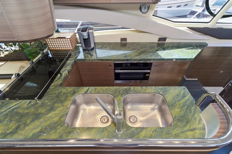 Slide: The Image of Azimut 60 Fly 2016 - 38