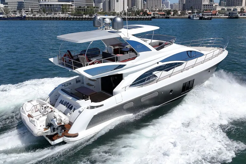 Slide: The Image of Azimut 60 Fly 2016 - 4