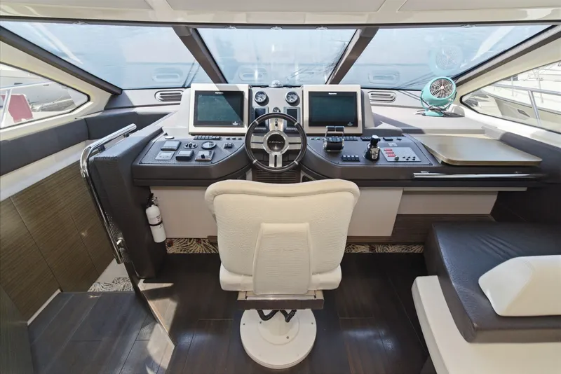 Slide: The Image of Azimut 60 Fly 2016 - 41