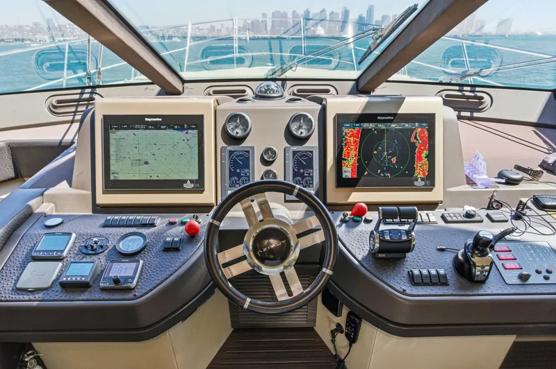 Slide: The Image of Azimut 60 Fly 2016 - 42