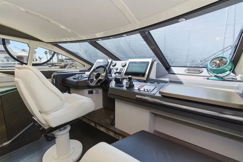 Slide: The Image of Azimut 60 Fly 2016 - 43