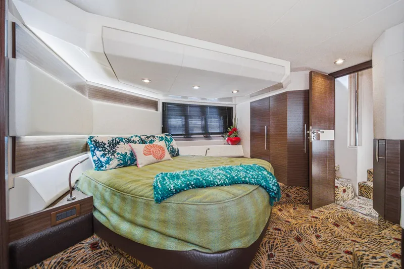 Slide: The Image of Azimut 60 Fly 2016 - 48