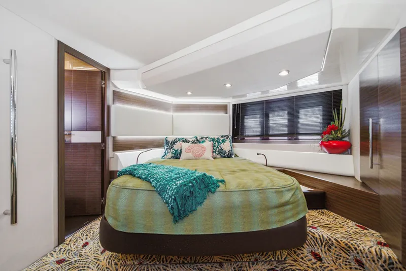 Slide: The Image of Azimut 60 Fly 2016 - 49