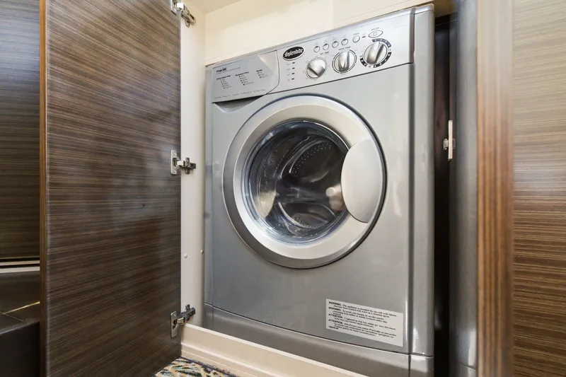 Slide: The Image of Azimut 60 Fly 2016 - 55