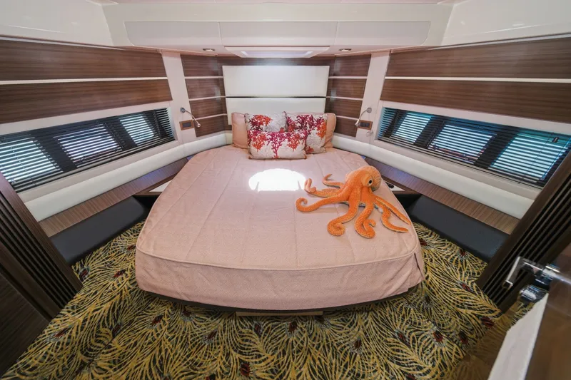 Slide: The Image of Azimut 60 Fly 2016 - 56