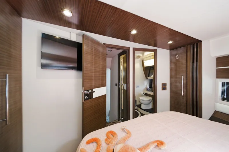 Slide: The Image of Azimut 60 Fly 2016 - 57