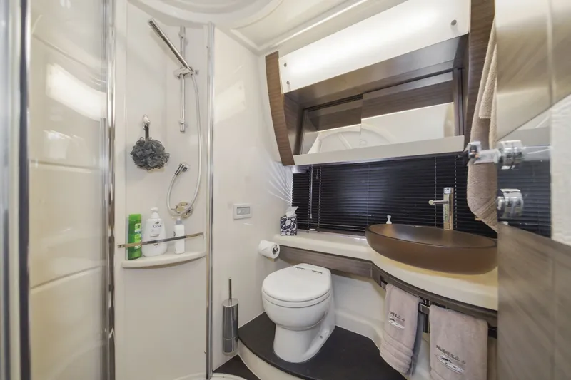 Slide: The Image of Azimut 60 Fly 2016 - 58