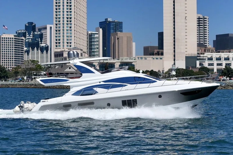 Slide: The Image of Azimut 60 Fly 2016 - 8