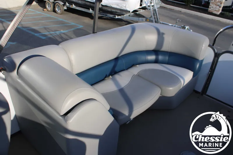 Slide: The Image of Manitou Aurora 230 VP 2020 - 16