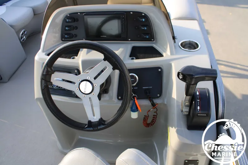 Slide: The Image of Manitou Aurora 230 VP 2020 - 21