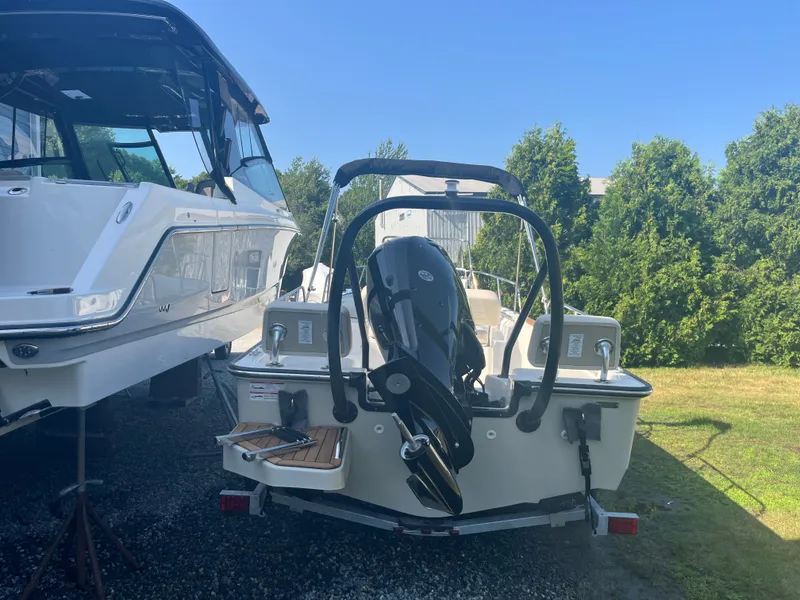 Slide: The Image of Boston Whaler 170 Montauk 2026 - 13