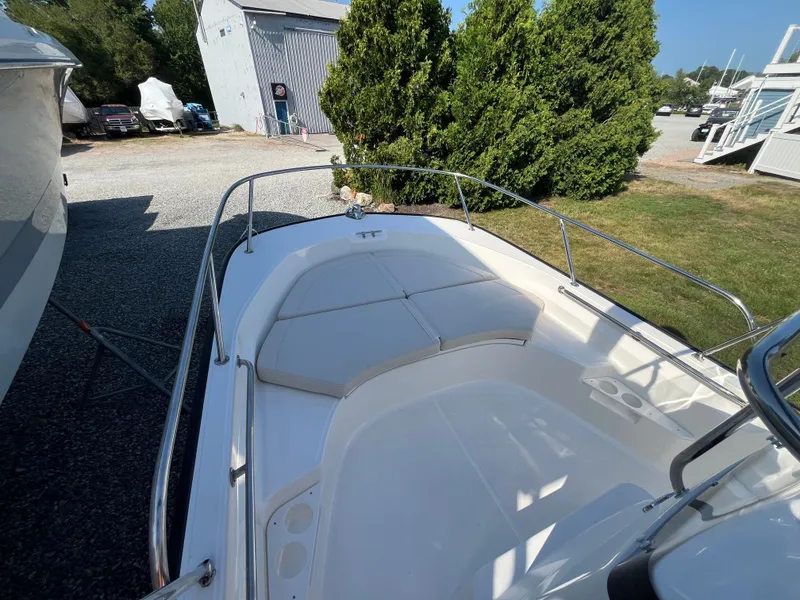 Slide: The Image of Boston Whaler 170 Montauk 2026 - 8