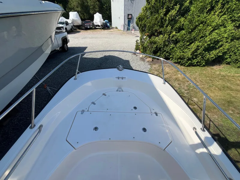 Slide: The Image of Boston Whaler 170 Montauk 2026 - 10