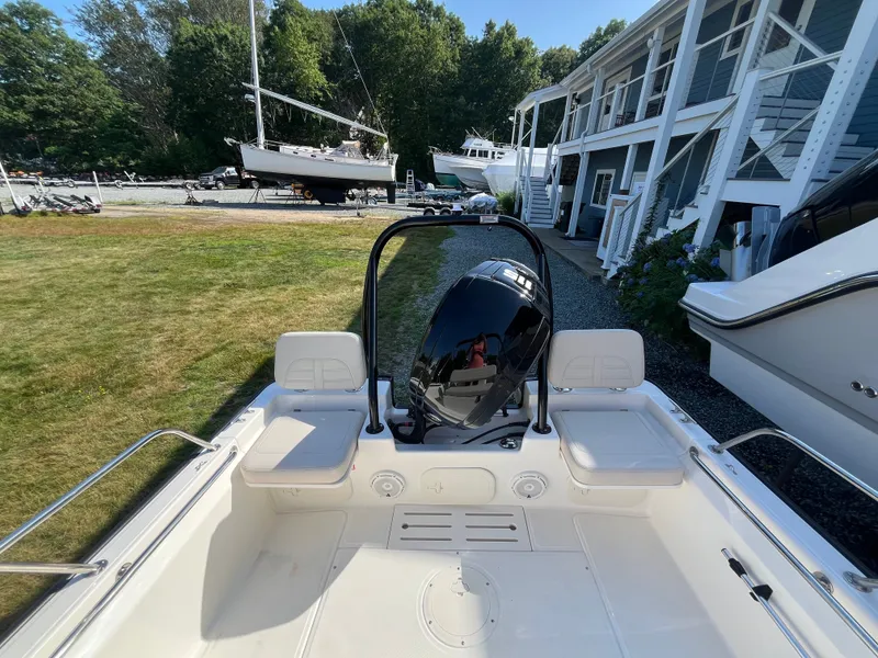Slide: The Image of Boston Whaler 170 Montauk 2026 - 2