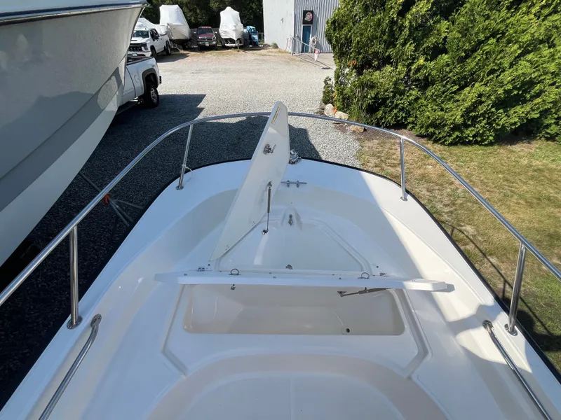 Slide: The Image of Boston Whaler 170 Montauk 2026 - 11