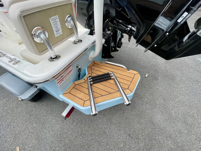 Slide: The Image of Boston Whaler 170 Montauk 2026 - 2