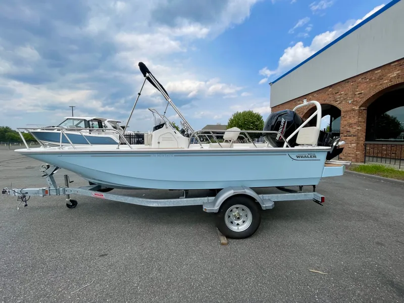 Slide: The Image of Boston Whaler 170 Montauk 2026 - 0