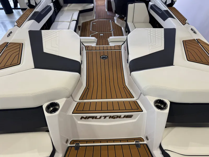 Slide: The Image of Interior of 2023 Nautique Super Air Nautique G23 boat. - 10